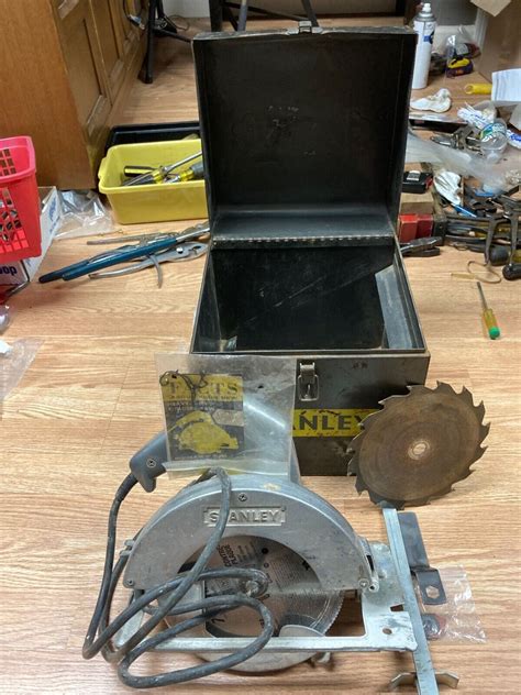 vintage stanley circular saw in metal box|Vintage Stanley Circular Saw W272 Metal Box Case Toolbox.